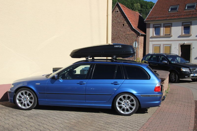 Dachbox auf einem 3er BMW Touring, bei uns leihen z.B. in Landau