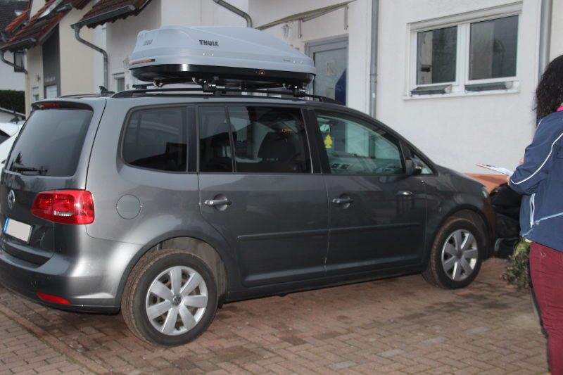 Dachbox auf einem VW Touran, bei uns in Landau zu mieten