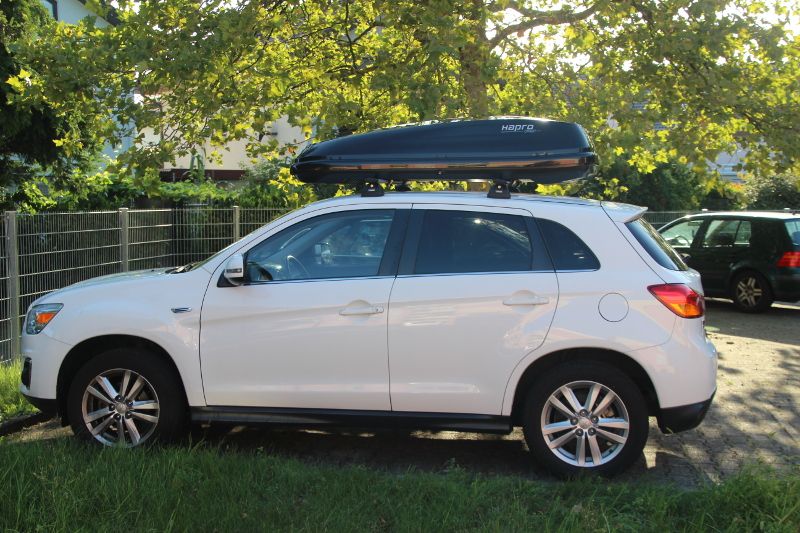 Bellheim: Hapro-Dachbox 430 Liter Volumen auf einem Mitsubishi ASX