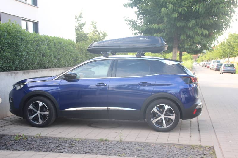 Landau: Dachbox mit 430 Liter Volumen auf einem Peugeot 3008 SUV