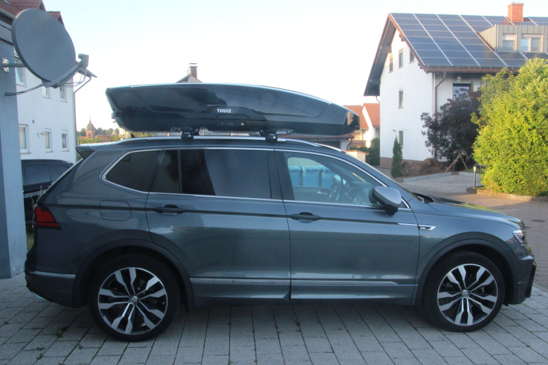 Minfeld: Dachbox 640 Liter von THULE auf einem Volkswagen Tiguan Allspace